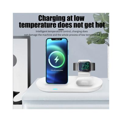 China UniversalÂ   New Coming Mobile Phone 2021 Fast Watch Wireless Charger 3 In 1 Wireless Charging Station For Sale for sale