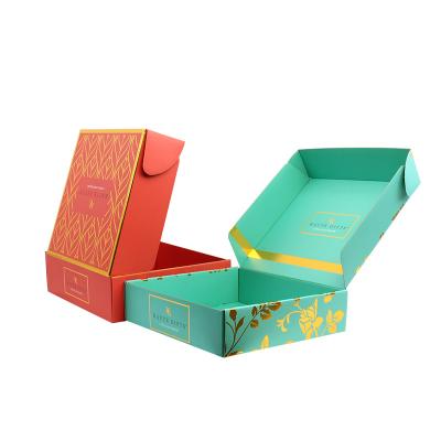 China Customized Luxury Premium Recyclable Gold Foil Package Gift Box Set Corrugated Cardboard Packing Gift Box for sale