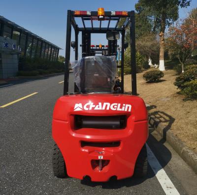 China Caminhão elevador de armazém CPCD30 Altura de elevação 3M 40KW 3T Elevador diesel à venda