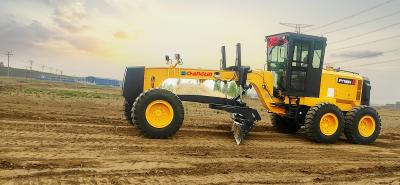 Cina Motor Grader per apparecchiature pesanti 180 CV 132 kW Lame flessibile con motore Cummins Diesel in vendita