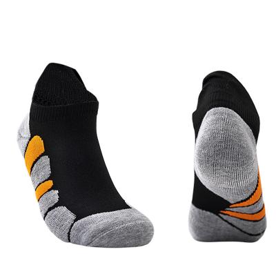 China Breathable Socks Sport Custom Logo Gym Socks Short Tennis Badminton Running Embroidery Men Ankle Socks For Men for sale