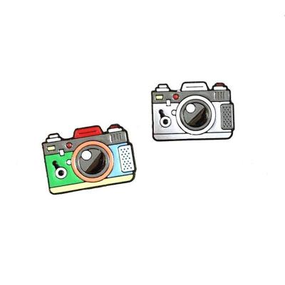 China 2019 Custom Hot Selling Custom Retro Style Camera Shape Soft Enamel Lapel Pins for sale