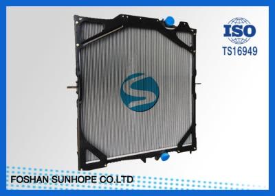 China Motor die Volvo-Vrachtwagenradiator 900X868X48mm koelen Overdracht van de Tank de Hoge Hitte Te koop