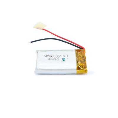 Chine Batterie à décharge élevée 3.7V 300mah 602030 Batterie Li-Ion Pack Rechargeable Batterie LiPo à haute capacité à vendre