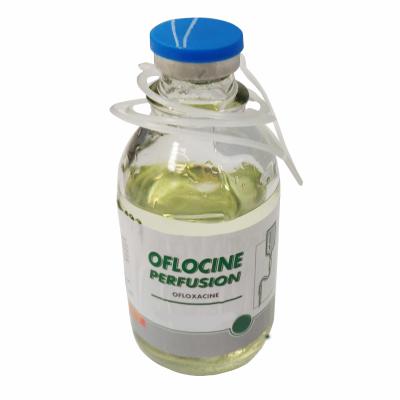 China líquido verde amarillo claro de la inyección farmacéutica de Ofloxacin de la botella de cristal 100ml en venta