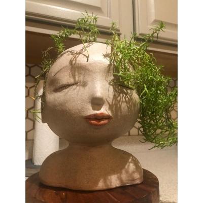 China Modern Head Of A Lady Indoor /Outdoor Resin Planter Plants Look Like Hair, 9