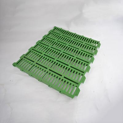 China Anti-UV Hog farm 600mm*400mm slatted plastic flooring for weaner farrowing house for sale