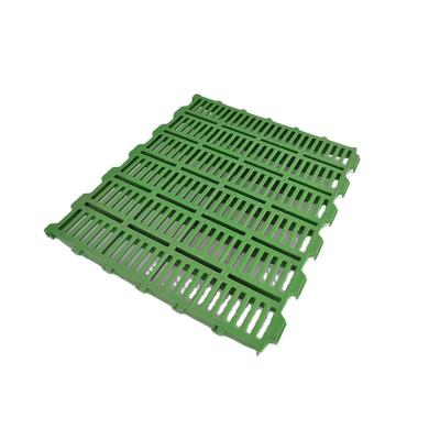 China Anti-UV Easy Cleaning PP Plastic Slatted Floor for Pig Farming for sale