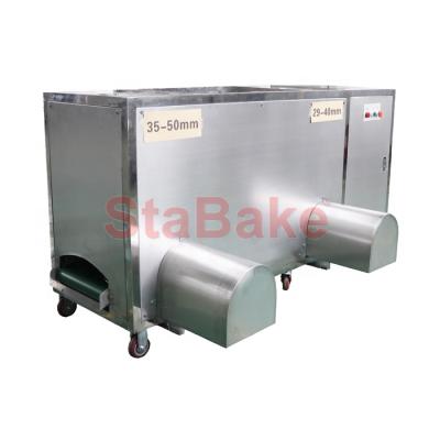 China Labor Saving Automatic Green Banana Peeling Machine For Plantain Skin Removing for sale