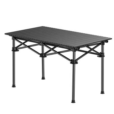 China Mesa de comedor exterior de metal duradero Mesa exterior portátil para acampar caminatas con pierna de mesa elevada en venta