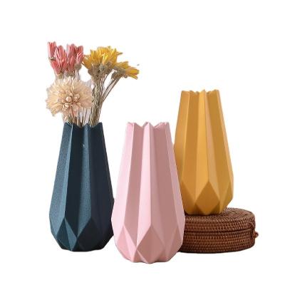 China Modern wholesale unique creative vase interior accessories flower porcelain plant room decoration minimalist vase for sale