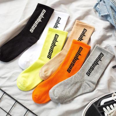 China Manufacturer Direct Sale Warm Hip Hop Street Style QUICK DRY Letter Socks Men Crew Socks for sale