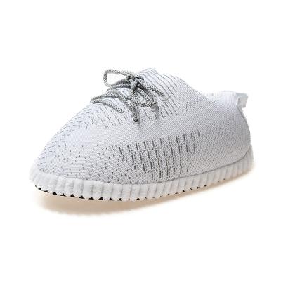 China New Design Anti-Static White Comfortable Reflective Yeezy Sneaker Women's Slides Slippers for sale