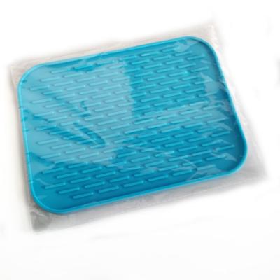 China Top Side 8.5x6.1Inch Viable Ribbed Drying Mat Silicone Dish Drainer Draining Mat for sale