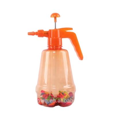 China Chirstmas Toys 1.5L Plastic Hand Pressure Water Balloon Plastic Colorful Pumper Worker for sale