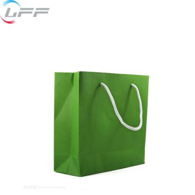 China Custom Logo Retail Shopping Packaging Paper Recyclable Bags With Handle for sale