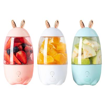 China Hotel Household Appliances Household Mini Juicer Blender And Mixer Portable Cute Usb Fruit Squeezer for sale