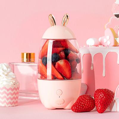 China Household Household Appliances 330ml Juicer Blender Electric Blender Household Appliances Usb Small Fruit Extractor for sale