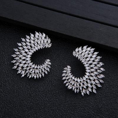 China Trendy 3a Simple Zircon Geometry Feather Woman Stud Earrings for sale