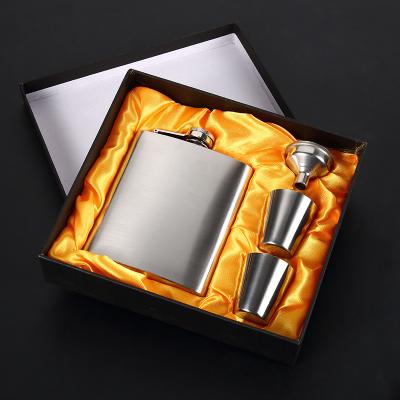 China Modern 8oz Hip Flask Gift Set Stainless Steel Flask With Cup And Funnel Set for sale