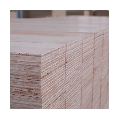 China New Design Affordable Eucalyptus Truss Material Composite Wood Grain Texture Waterproof Construction Adhesive Floor Substrate for sale