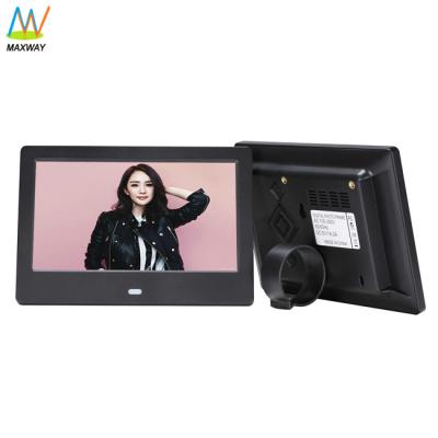 China Synchronize 7 Inch Lithium Digital Photo Battery Powered Picture Frame With Rechargeable Battery for sale