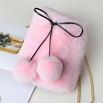 China 2021 Goods Selling Cute Furry Top Warm Chain Bucket Bag Furry Shoulder Bags For Women for sale