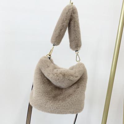 China Fashion Wholesale Women's Plush Fur Purse Lady Cross Body Bag Faux Fur Cross - Body Bag Fur Purses For Winter Faux Purse Fuzzy Handbags for sale