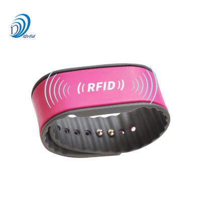 China Waterproof / Customized Waterproof RFID Logo Printing NFC Wristband Waterproof Silicone Wristband For Contactless Payment for sale