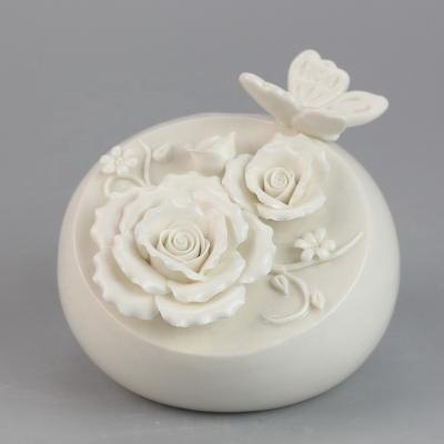 China Beautiful Contemporary Delicate Ceramic Scent Diffuser With Nice Design for sale