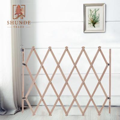 China Factory Supply Direct High Quality Natural Waterproof Baby Fence Easily Assembled Wooden Expandable Garden Fence for sale