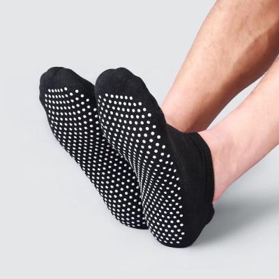 China Wholesale QUICK DRY Non Slip Trampoline Socks With Grip And Non Slip For Women Men for sale