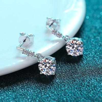 China Factory Direct Wholesale 1 Carat Moissanite Four-claw Sterling Silver Earrings Romantic 925 Net Red Earrings for sale