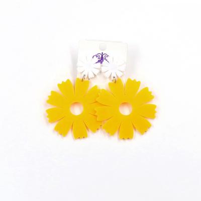 China Item Handmade Laser Cut Acrylic Flower ERS019ER1156 Fashinable 2022 Trendy Earrings For Women Fashion Statement Earrings Yellow Flower Acrylic Earrings for sale