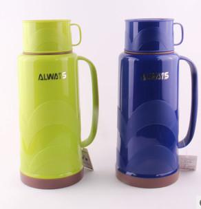 China Stylish new-green-blue bottle Thermos 1.8L bottle Vacuum flasks for sale