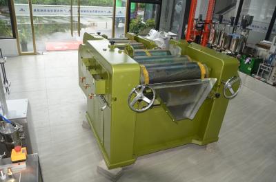 China S150 Green Lipstick Material Three-Roller Miller Lipstick Production Line AC Motor type for sale