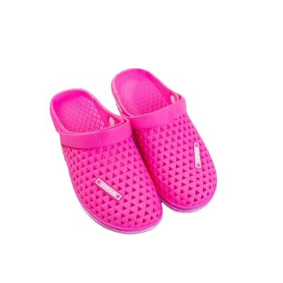 China New Breathable Ladies Lightweight 2021 Cheap Holes Sandals Women Garden Hole Shoes Clogs for sale