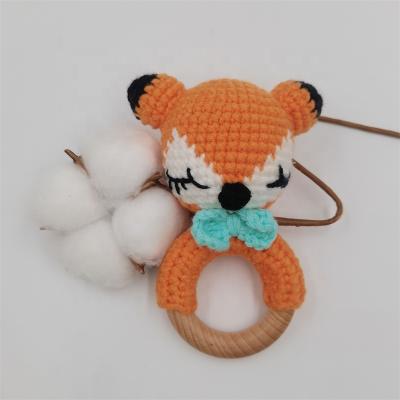 China Toy Hot Sale Soft 100% Handmade Knitting Beeches Natura Wood Teether Crochet Fox Baby Rattle Set Wooden Toy for sale