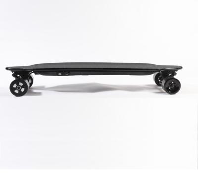 China Dual Motor Adult Body Control Electric Skateboard Electric Longboard for sale