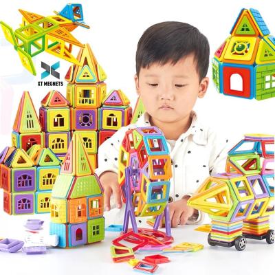 China Educational DIY Building Brick Toys 204 PCS Magnetic Building Blocks Set For Children for sale