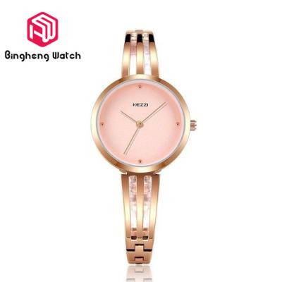 Cina L'orologio di lusso del braccialetto delle signore dell'oro di Rosa, femmina di lusso guarda resistente ai colpi in vendita