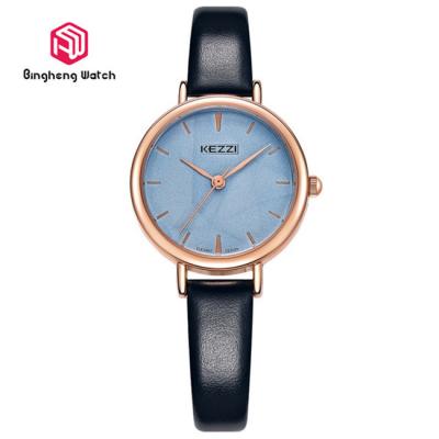 China Los relojes resistentes casuales del agua de las mujeres, de cuero adelgazan los relojes para las mujeres en venta