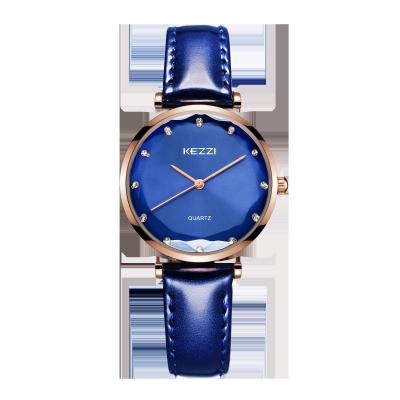 Chine Montre brillante de femmes de Kezzi pour Madame ronde montre-bracelet de cadeau du Chef de personnes ridées à vendre