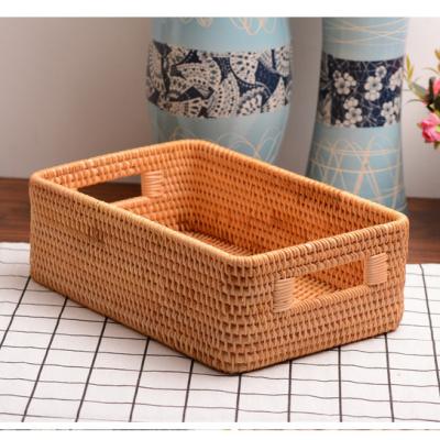 China Rectangular Woven Wicker Rattan Basket Tray Rattan Basket Wicker Storage Basket GLOVAL HOME Picnic Willow Kitchen Wicker Storage for sale