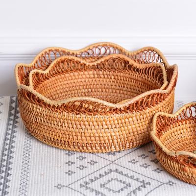 China GLOVAL Storage Basket HOME Pastoral Rattan Wicker Round Breakfast Storage Fruit Basket Kitchen Picnic Style Willow Picnic Style for sale