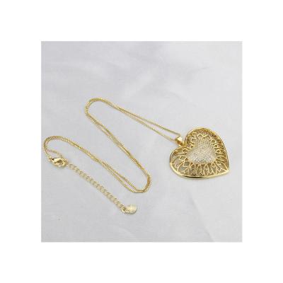 China New Design Heart Shape Necklace Jewelry Fashionable Creative Pendant Gold Plated Zirconia Necklace Gifts For Women for sale