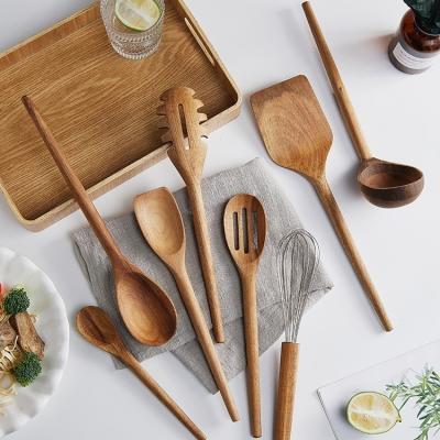 China Sustainable Hot Selling Large Long Handle Kitchen Acacia Wood Solid Soup Spoon Wooden Ladle for sale