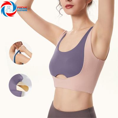 China Breathable Factory Custom Splicing Sport Apparel Woman Fitness And Yoga Wear Beautiful Gathered And Shaped Bra Back Top for sale