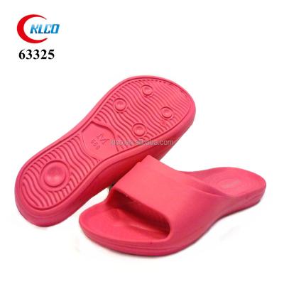 China Fashion Trend Hot Sale OEM Women Chokes Slippers Garden Sandals EVA Shoes for sale