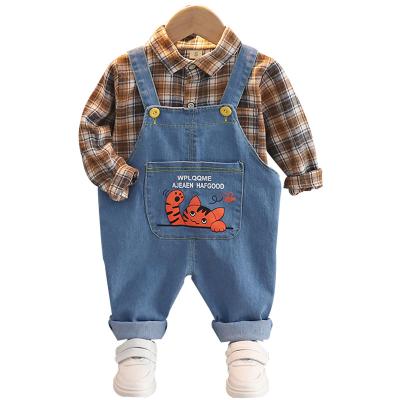 China 2021 casual made in china 1-5 years old boys children's bib two-piece suit long sleeve cartoon casual suit for sale